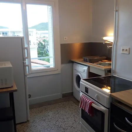 Daire F2 Avec Vue, Proche Centre *